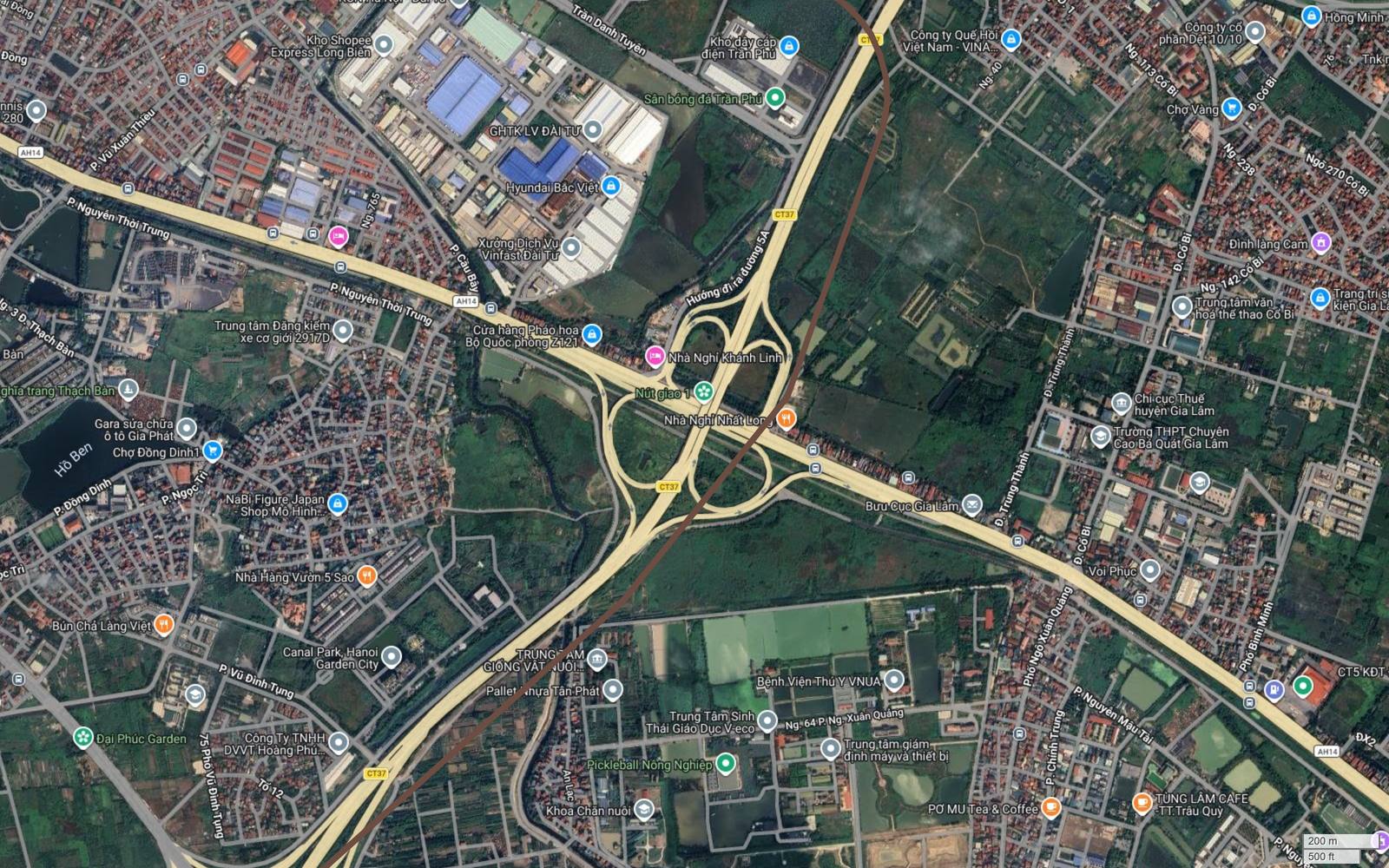 Metro số 7 cắt Quốc lộ 5 tại Cổ Bi, đi sát nút giao hoa thị giữa Vành đai 3 và Quốc lộ 5, cạnh khu công nghiệp Hà Nội - Đài Tư